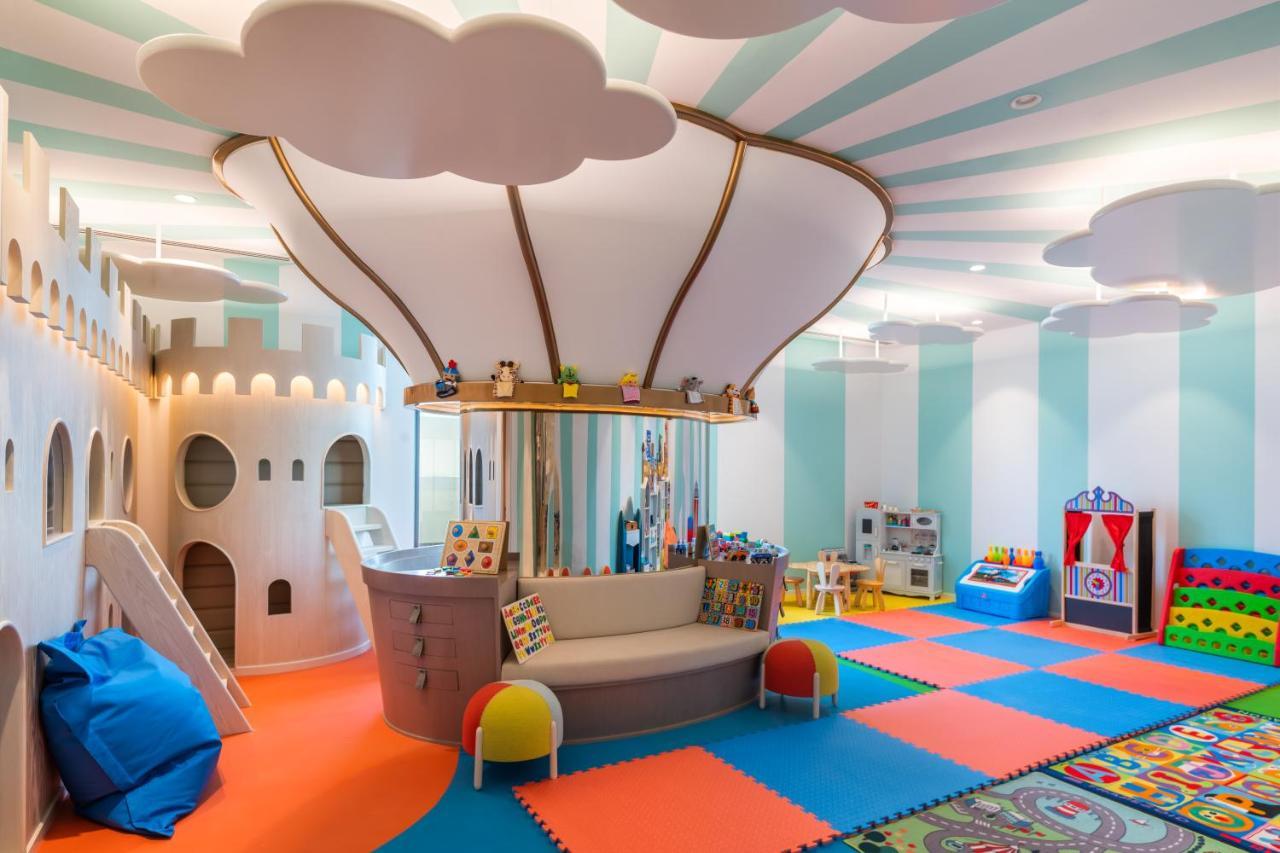 Palace Beach Resort Fujairah Eksteriør billede The Children's Club at the Atlantis Paradise Island