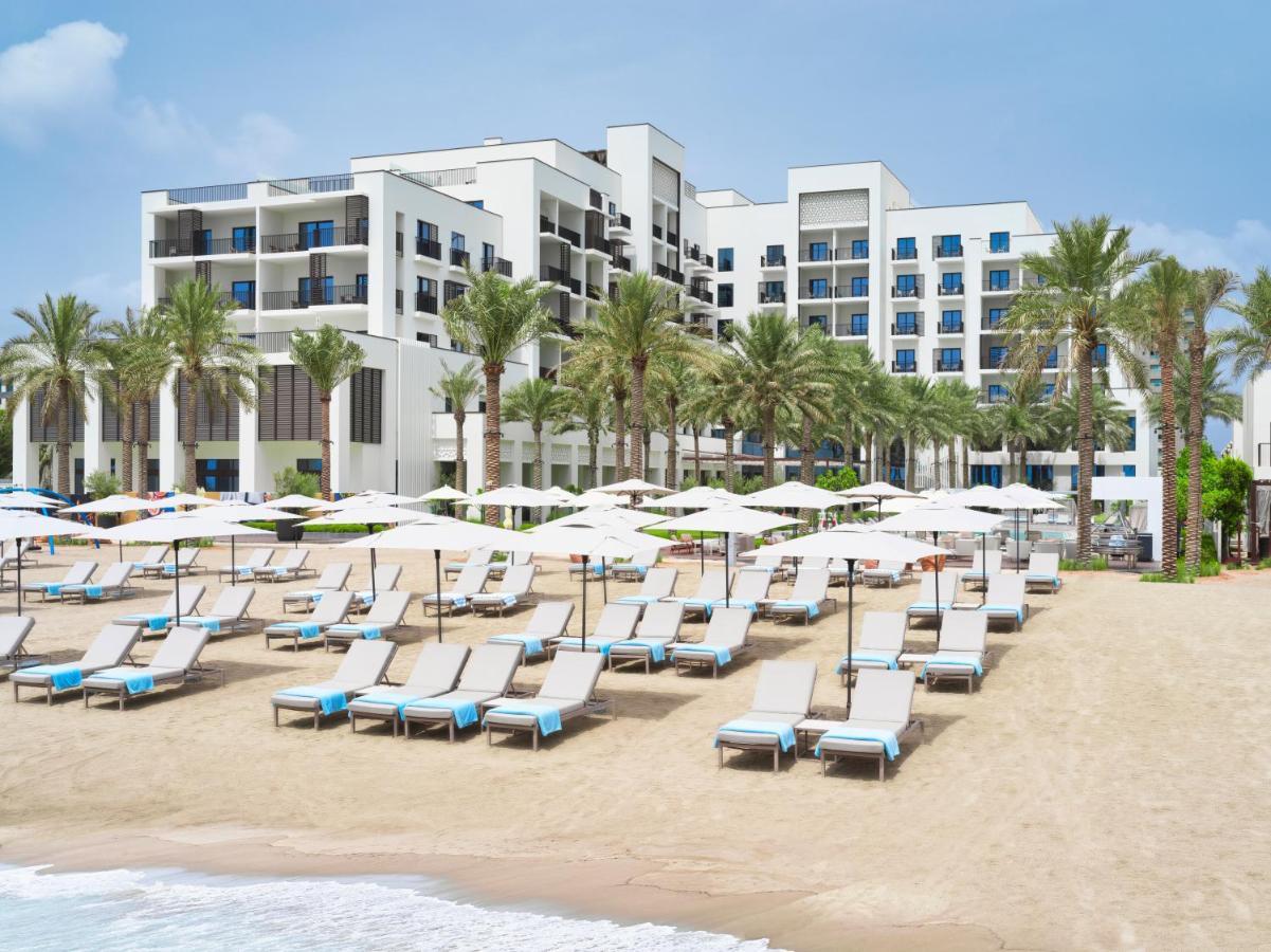 Palace Beach Resort Fujairah Eksteriør billede Beach at the hotel