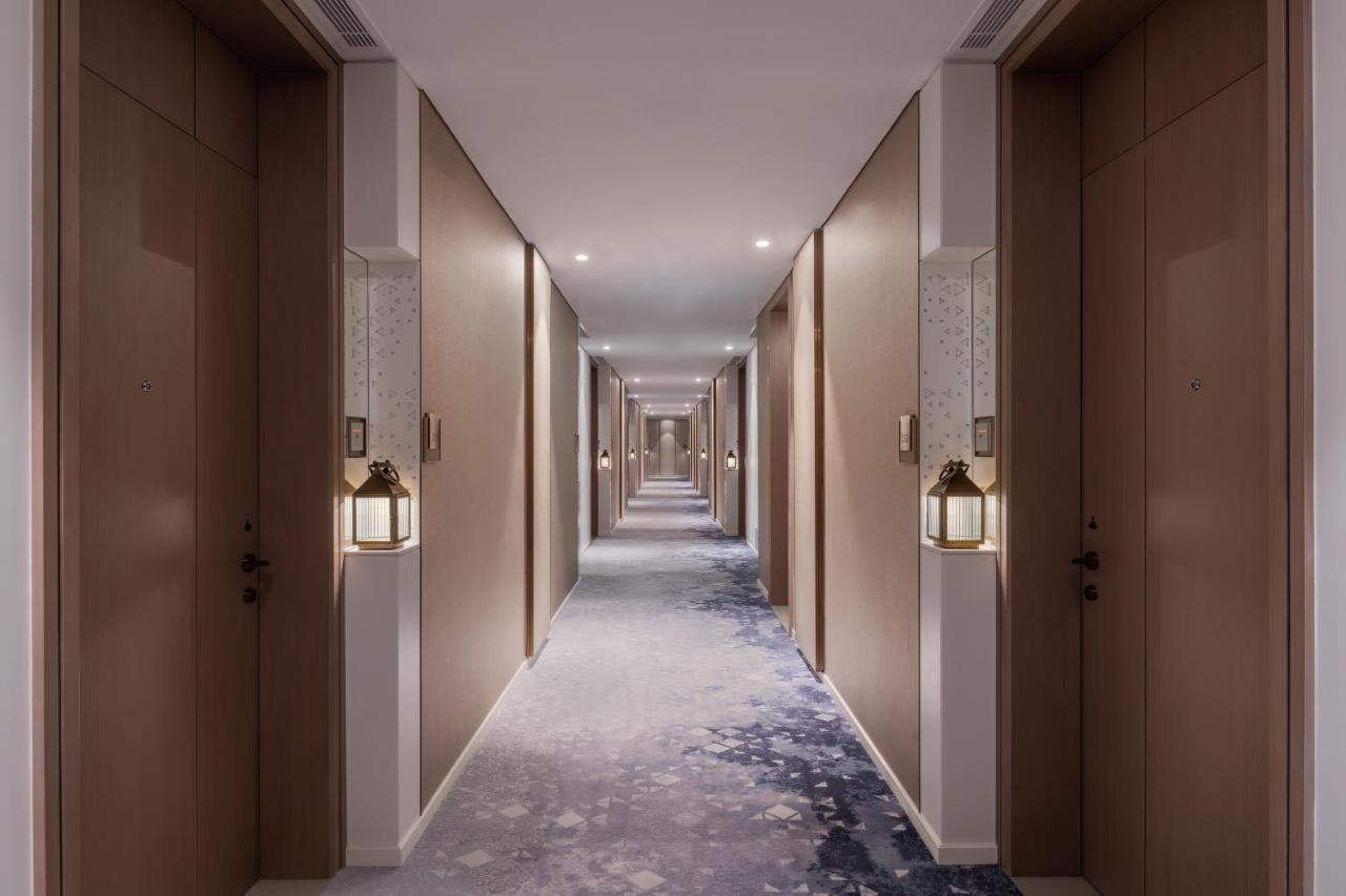 Palace Beach Resort Fujairah Eksteriør billede Corridor