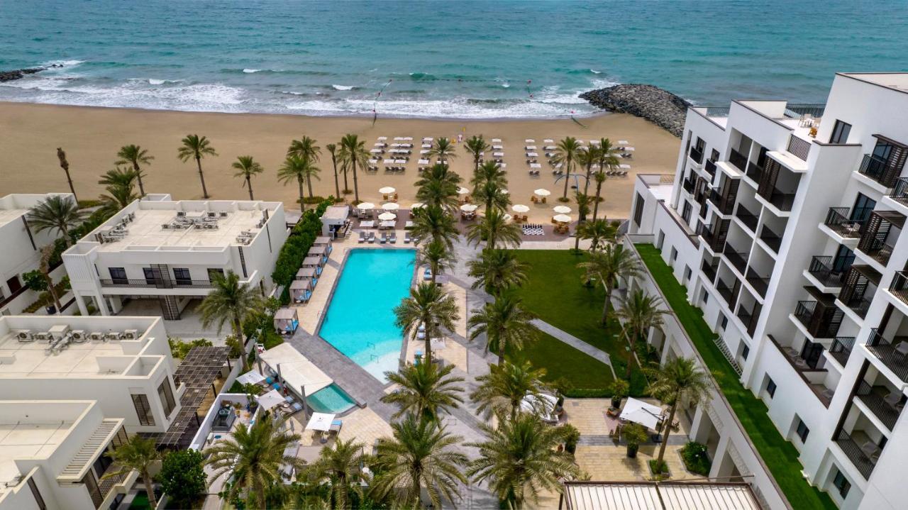 Palace Beach Resort Fujairah Eksteriør billede Aerial view of the hotel